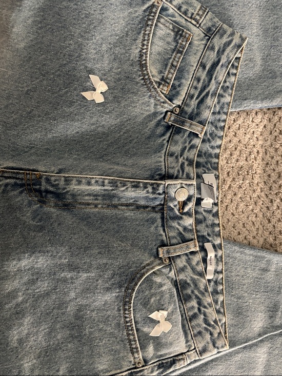 Forever 21 90’s Fit Bow Baggy Jeans - Picture 6 of 8